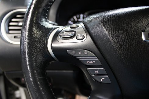 Used 2020 Nissan Pathfinder SL image 28