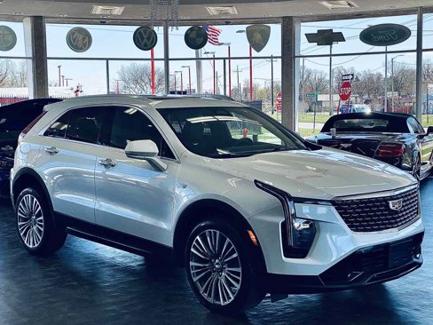 Used 2024 Cadillac XT4 Premium Luxury image 6