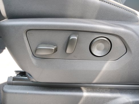 New 2025 Chevrolet Suburban Premier image 16