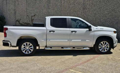 Used 2020 Chevrolet Silverado 1500 Custom w/ Custom Value Package image 2