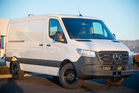 Used 2025 Mercedes-Benz Sprinter 2500 image 3