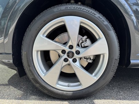 New 2025 Audi Q5 Prestige image 8
