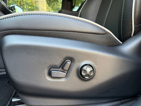 New 2026 Chrysler Pacifica Limited image 17