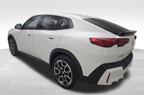 Used 2024 BMW X2 xDrive28i w/ Convenience Package image 7