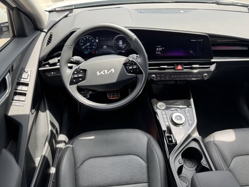 Certified 2024 Kia Niro Wave image 13