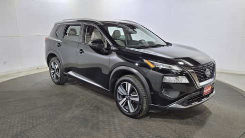 Used 2023 Nissan Rogue SL w/ SL Premium Package image 1