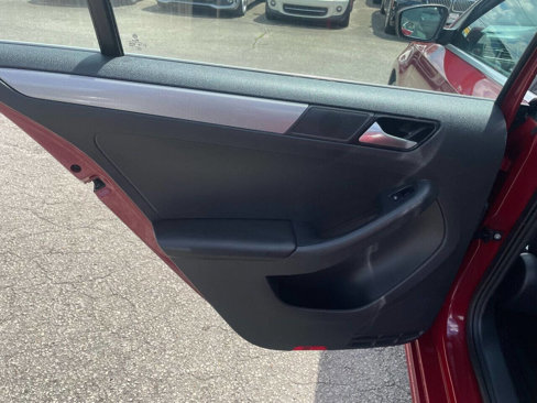 Used 2017 Volkswagen Jetta S image 16