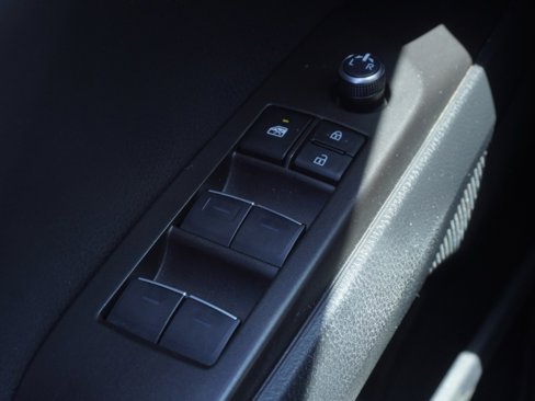 Used 2023 Toyota Camry XSE image 12
