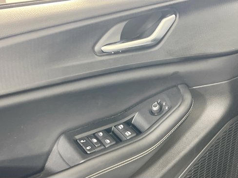 Used 2023 Jeep Grand Cherokee Laredo w/ Luxury Tech Group I image 17