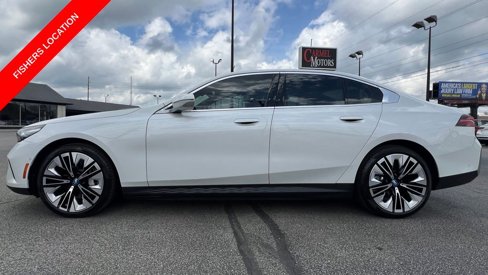 Used 2024 BMW i5 eDrive40i w/ Convenience Package image 3