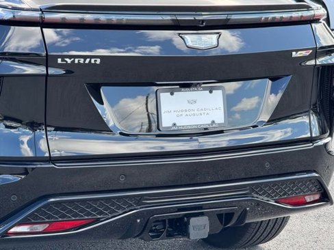 New 2026 Cadillac Lyriq V image 8