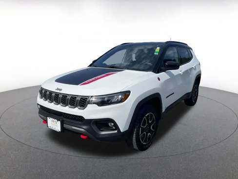 Used 2025 Jeep Compass Trailhawk image 7