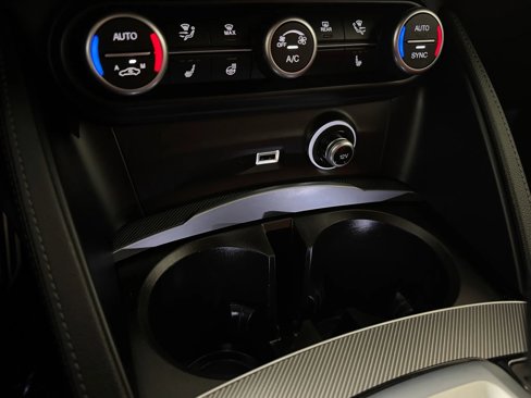 Used 2022 Alfa Romeo Stelvio Veloce image 35