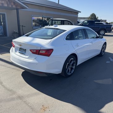 Used 2024 Chevrolet Malibu LT image 3