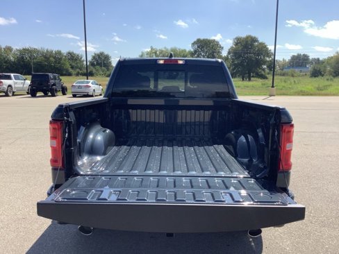 New 2026 RAM 1500 4x4 Crew Cab image 11