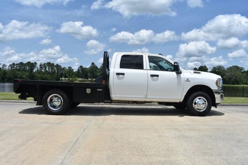 Used 2023 RAM 3500 Tradesman w/ Chrome Appearance Group image 3