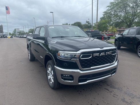 New 2026 RAM 1500 4x4 Crew Cab image 9