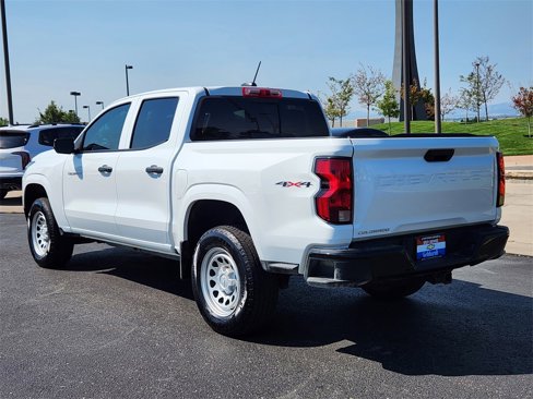 Used 2024 Chevrolet Colorado W/T image 3