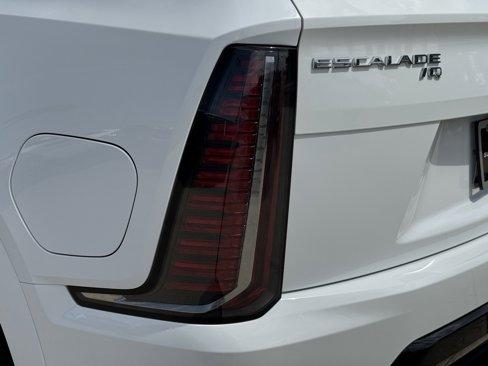 New 2025 Cadillac Escalade IQ Luxury 2 image 9