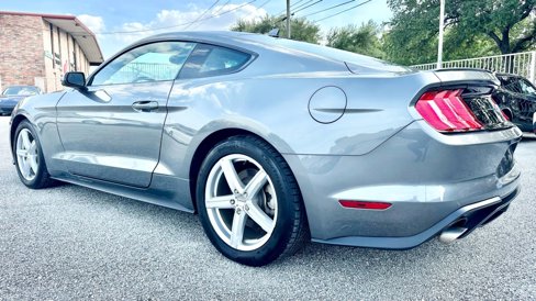 Used 2022 Ford Mustang Premium image 7