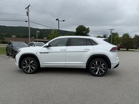 New 2025 Volkswagen Atlas Cross Sport SEL Premium R-Line image 8