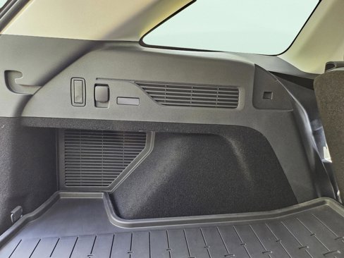New 2025 Lincoln Nautilus Premier w/ Equipment Group 102A image 30