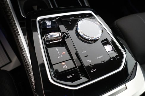 Used 2024 BMW 740i image 16