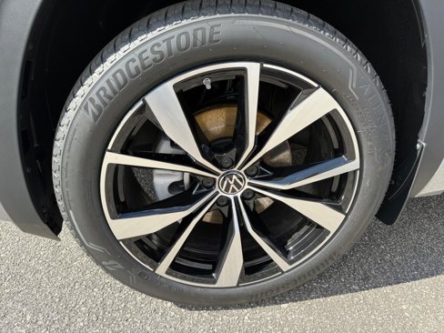 New 2025 Volkswagen Atlas SEL Premium R-Line image 26
