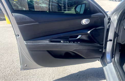 Used 2021 Hyundai Elantra SEL w/ Convenience + Premium Package image 10