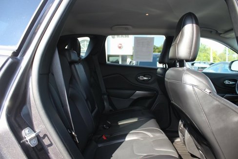 Used 2020 Jeep Cherokee Limited image 29