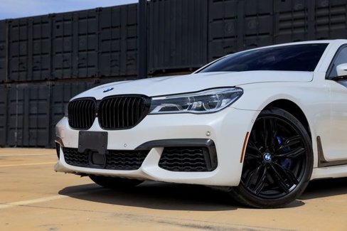 Used 2019 BMW M760i xDrive image 30