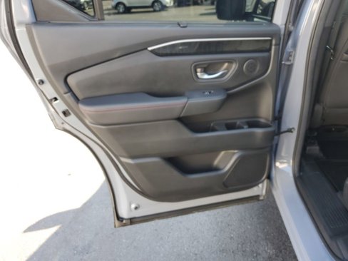 Certified 2025 Honda Pilot Black Edition image 26