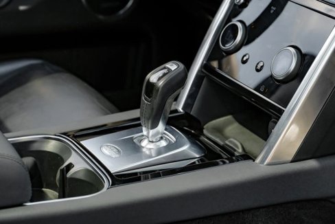 Used 2020 Land Rover Discovery Sport SE image 28