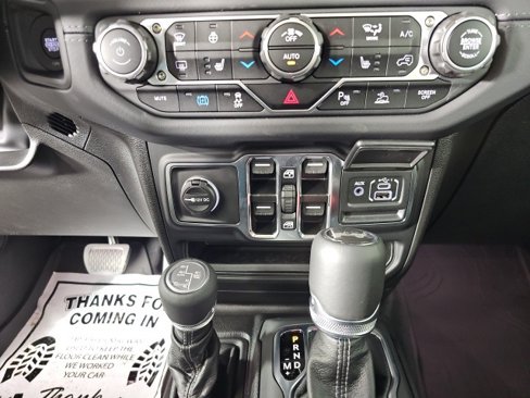 New 2025 Jeep Wrangler Unlimited Sahara image 20