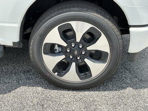 New 2025 Ford F150 Lightning Platinum image 7
