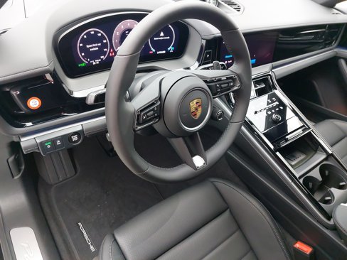 New 2025 Porsche Panamera 4 image 18