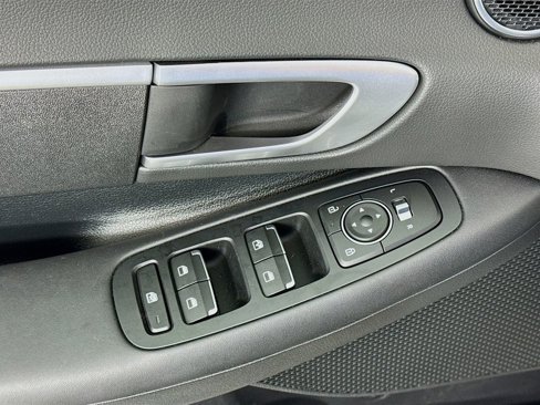 Certified 2025 Hyundai Sonata SE image 17