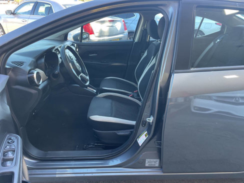 Used 2021 Nissan Versa SV image 9