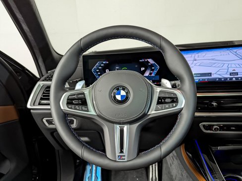 New 2026 BMW X7 M60i image 25