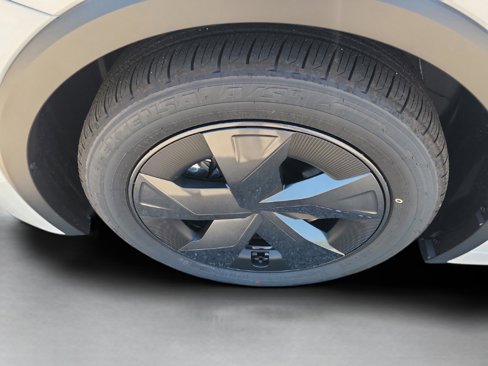 New 2026 Toyota Prius LE image 9