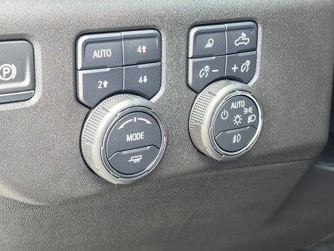 Used 2025 Chevrolet Silverado 1500 LTZ w/ Z71 Off-Road Package image 26