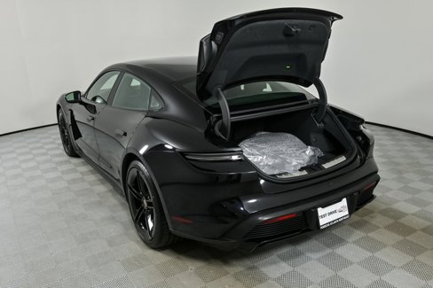 New 2025 Porsche Taycan GTS image 33