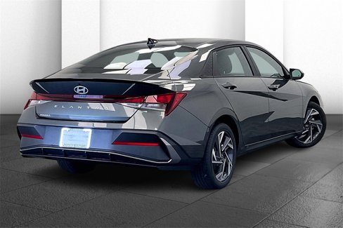 Used 2025 Hyundai Elantra Sport image 10