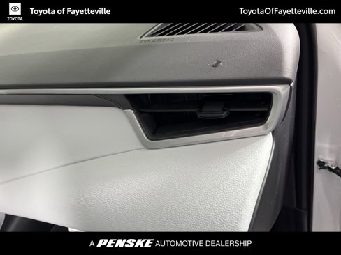 New 2026 Toyota Corolla SE image 9