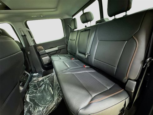 New 2025 Ford F250 Lariat w/ Chrome Package image 25