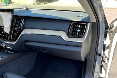New 2026 Volvo XC60 B5 Ultra w/ Climate Package image 28