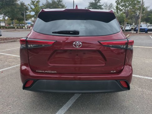 Used 2023 Toyota Highlander XLE image 6