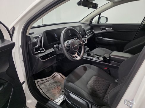 Used 2023 Kia Sportage LX image 16