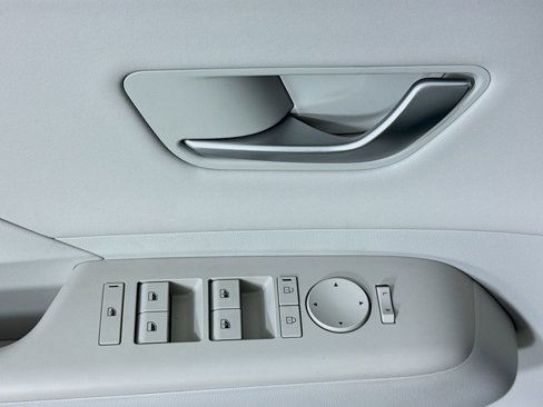 Certified 2024 Hyundai Kona Limited image 18