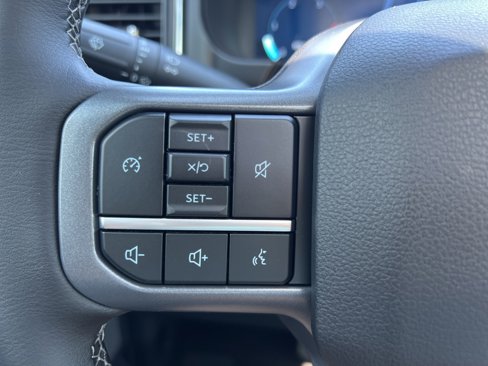 New 2025 Ford F250 Lariat w/ Chrome Package image 16